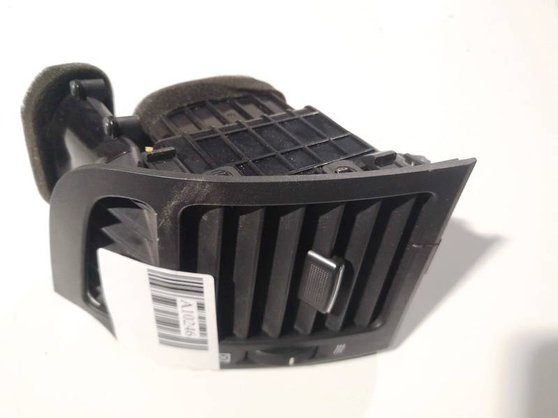 Chevrolet Captiva 2007 Rejilla Aireadora -
Moldura protectora de la rejilla de ventilación lateral del panel