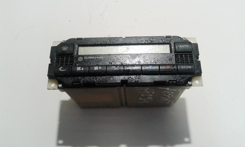 5HB00761702 Volkswagen Passat 1998 Climate Control Panel (heater control switches)