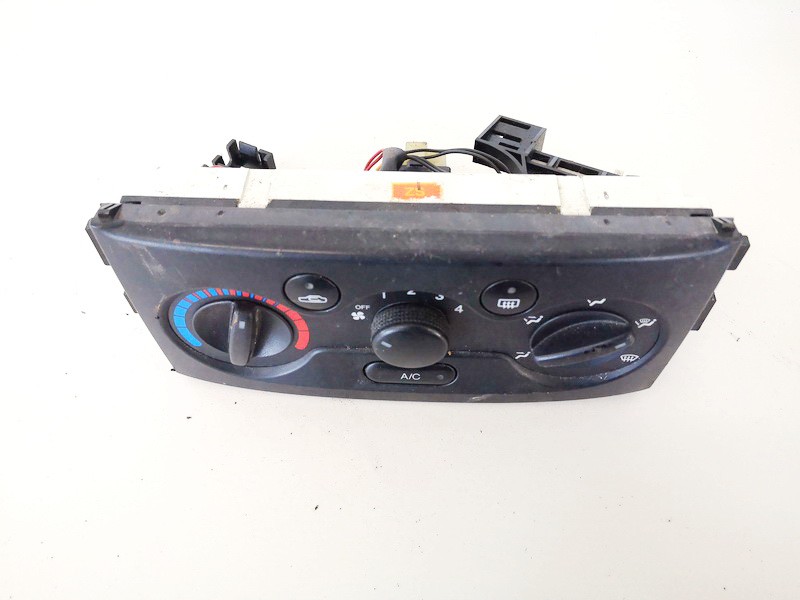 Chevrolet Kalos 2006 Climate Control Panel (heater control switches)