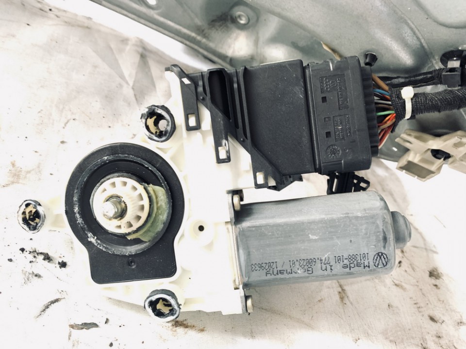 1J4959812C Volkswagen Golf 1998 Window Motor - REAR RIGHT - Thumbnail 3