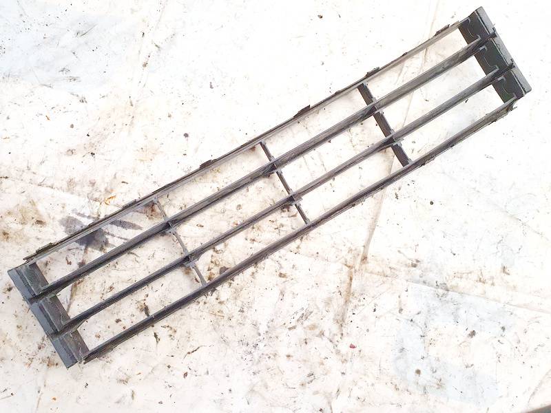 8200201113541000 Skoda Octavia 2012 Rejilla inferior del parachoques delantero - CENTER - Thumbnail 3