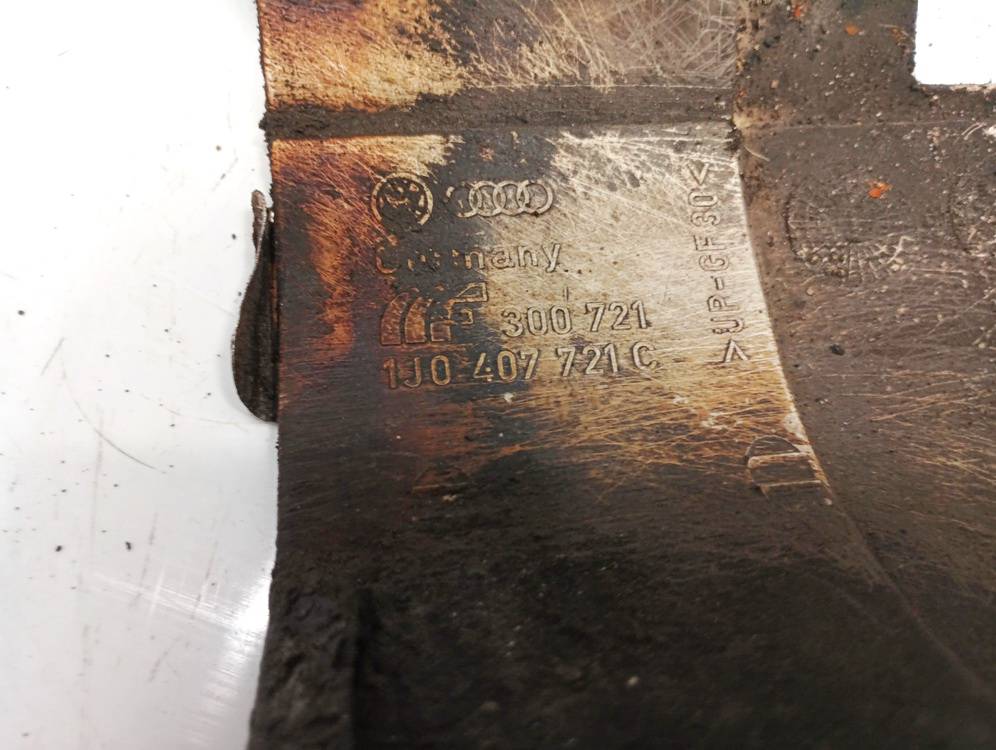 1J0407721C Volkswagen Golf 2000 Shaft Guard Plate Cover - FRONT RIGHT - Thumbnail 4