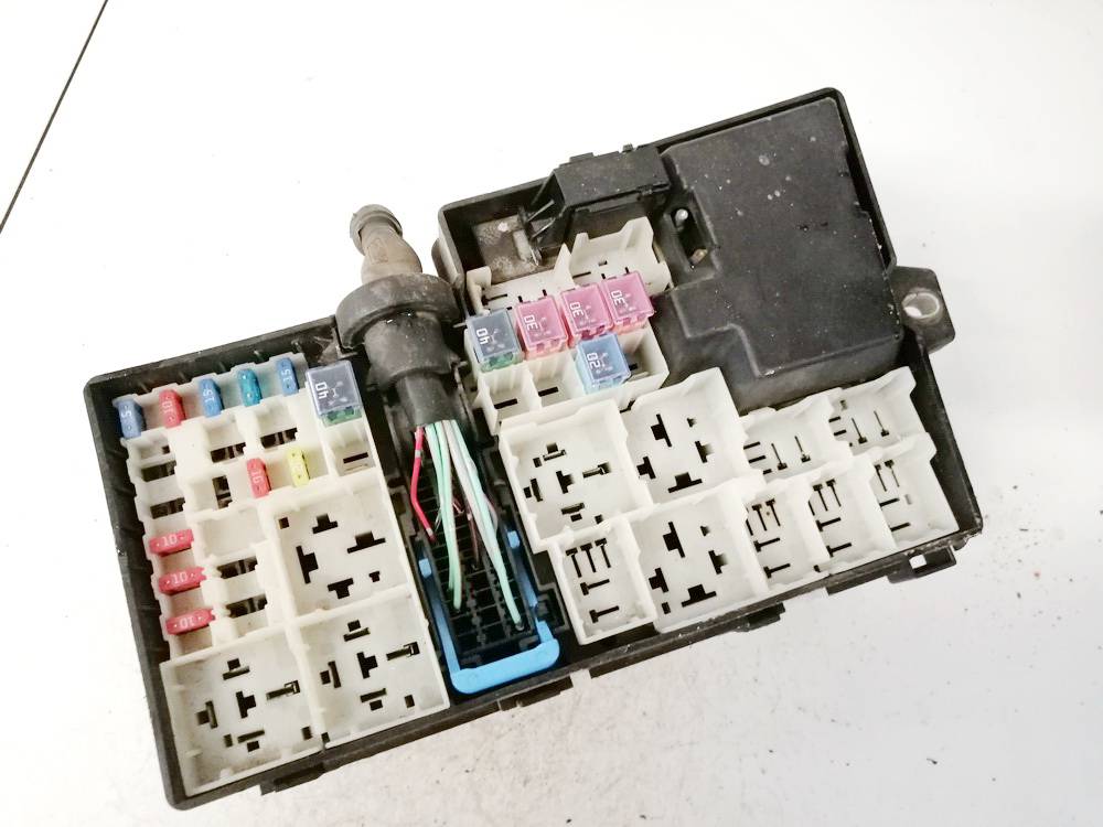 518818109 Mazda 3 2003 Drošinātāju kārba - Thumbnail 2