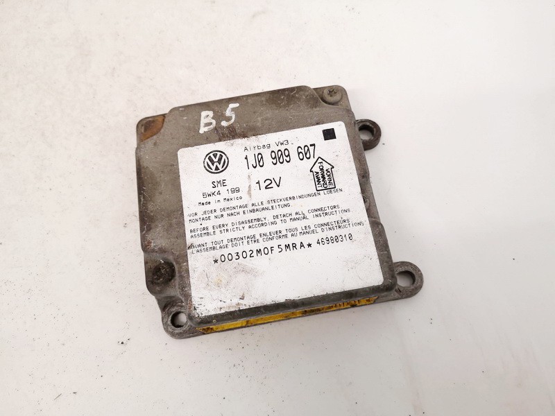 1J0909607 Volkswagen Passat 1999 Airbag crash sensors module