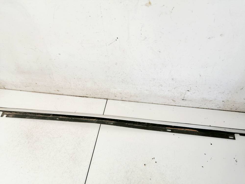 4F0853764 Audi A6 2005 Listwa szyby drzwi - TYLNE PRAWE