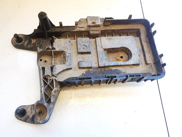 1K0915333H Volkswagen Passat 2013 Obudowa baterii - akumulatora