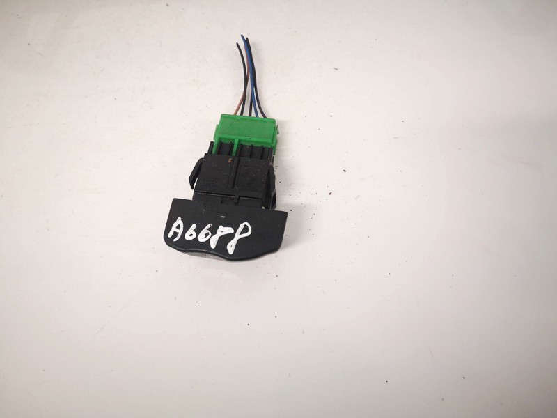 841242B Renault Scenic 1999 Duru uzrakto mygtukas