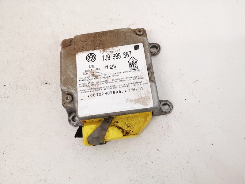1J0909607 Volkswagen Passat 1999 Airbag crash sensors module