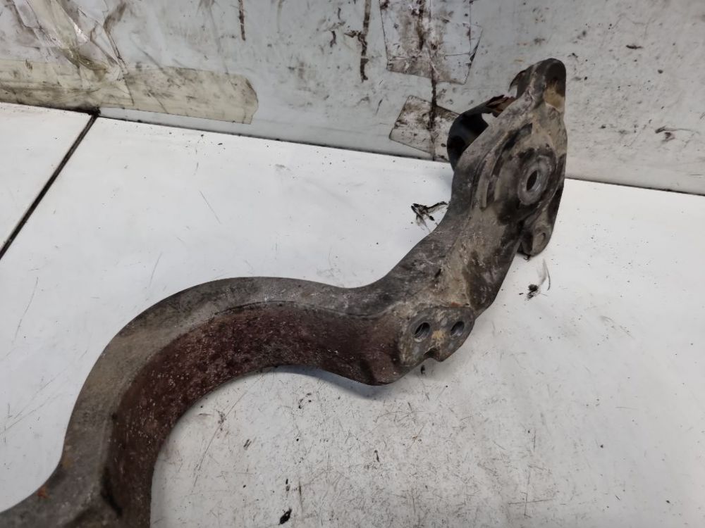 KTS31 BMW 3-Series 2002 Variklio kronsteinas ir Greiciu dezes kronsteinas - Thumbnail 4