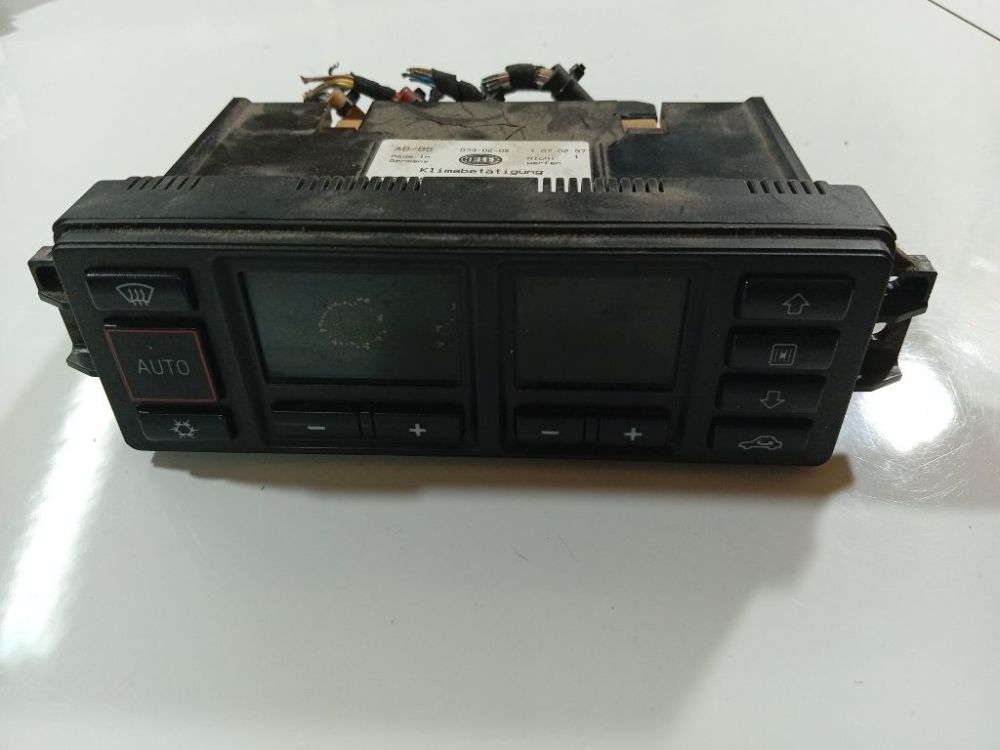 5HB00760800 Audi A4 1997 Klimata vadības panelis (sildītāja vadības slēdži) - Thumbnail 2