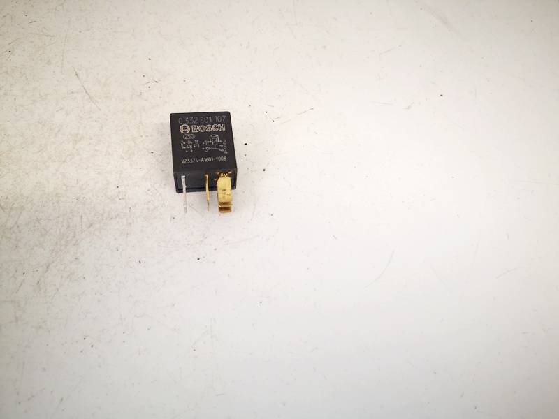 0332201107 Audi A4 2006 Rele