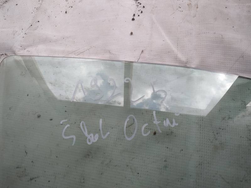 AS2 Skoda Octavia 2007 Oven lasi - EDESSÄ OIKEALLA - Thumbnail 3