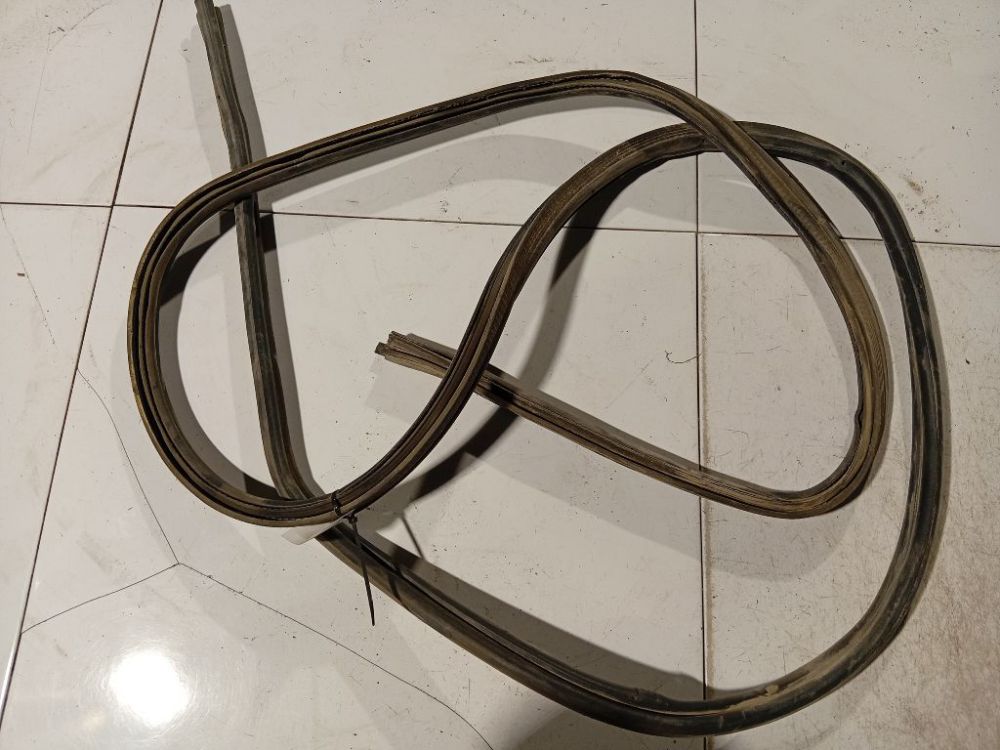 Renault Scenic 2002 Gumowa uszczelka bagażnika tylnego