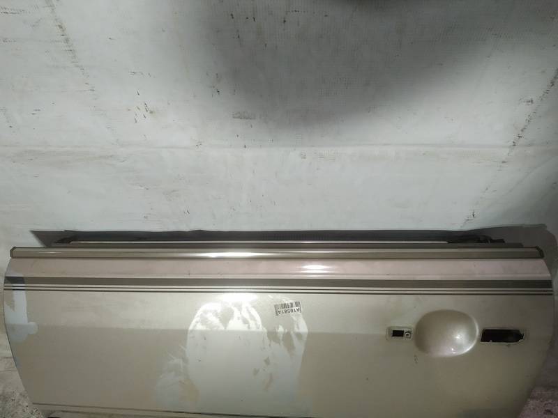 Audi 100 1985 Уплотнитель пояса кузова - задний левый