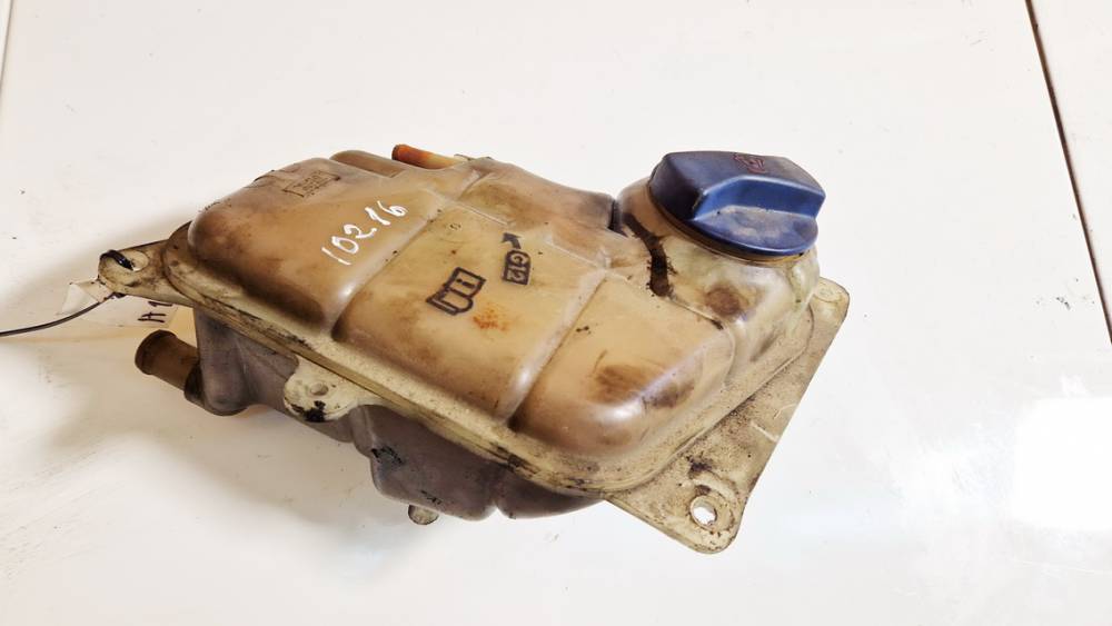 8D0121403L Volkswagen Passat 1999 Expansion Tank coolant (RADIATOR EXPANSION TANK BOTTLE )