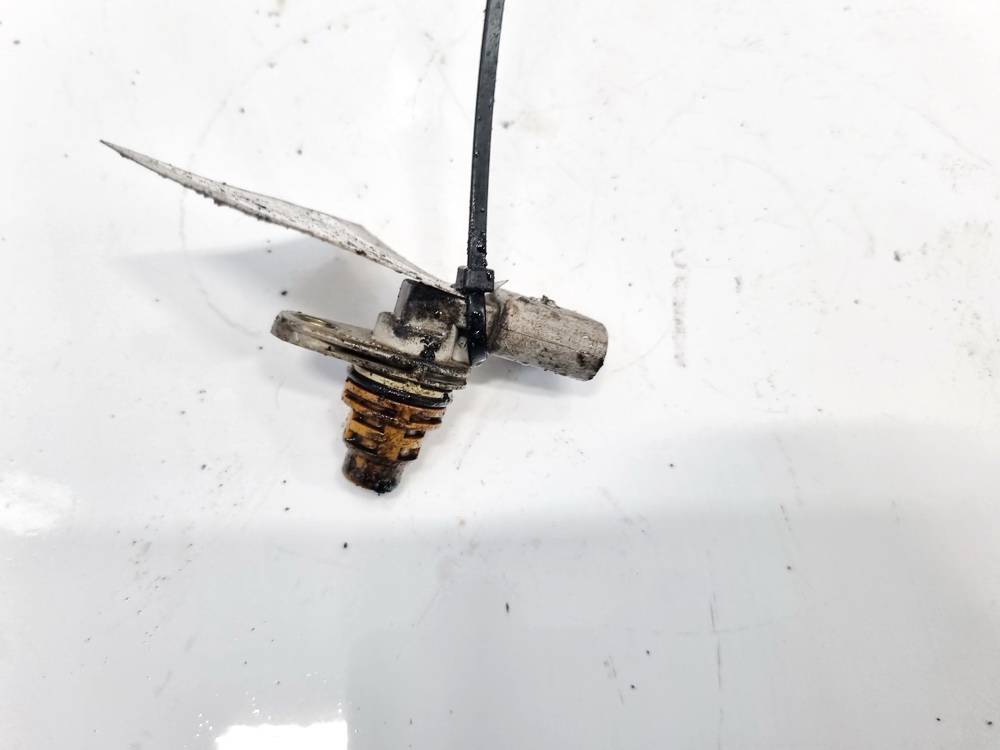 030907601D Volkswagen Golf 2004 Camshaft position sensor