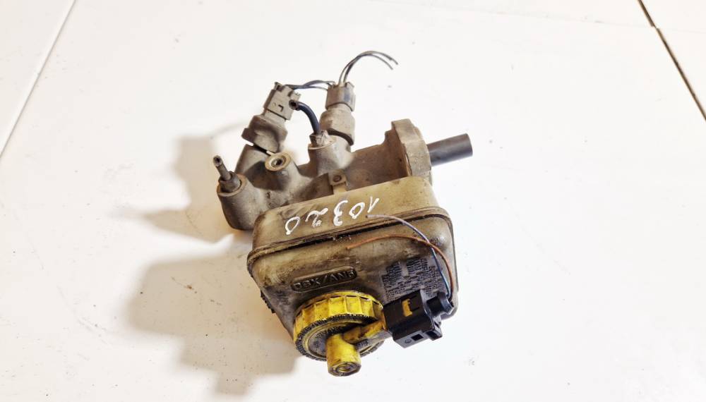 L481402 Volkswagen Golf 2000 Brake Master Cylinder Reservoir