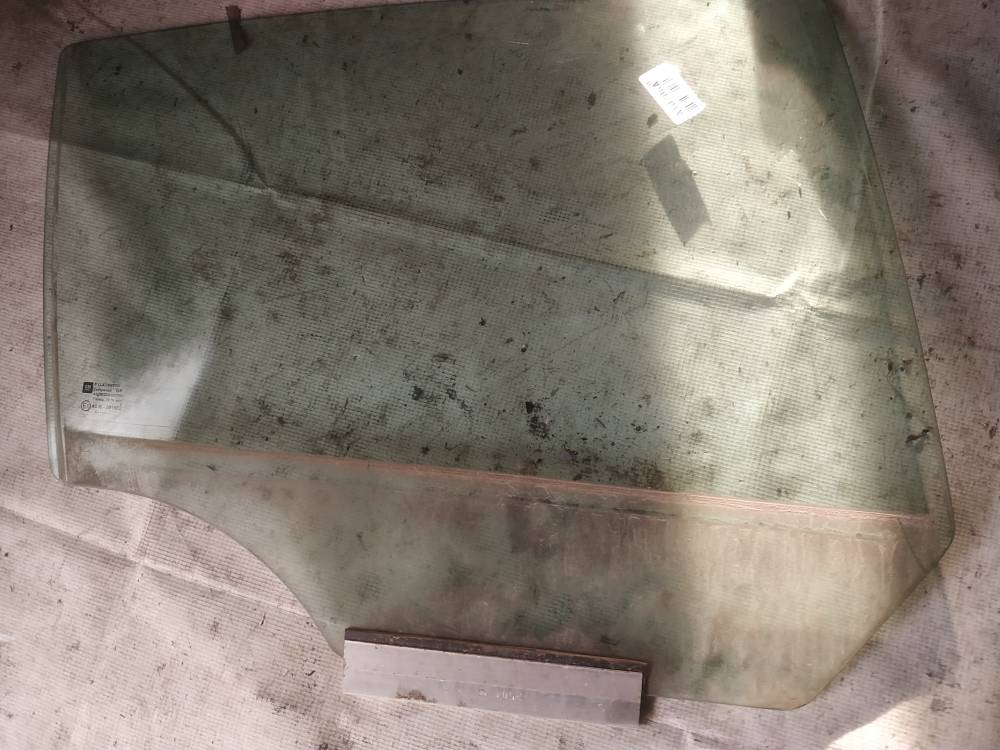 AS2 Opel Astra 2005 Oven lasi - TAKANA OIKEALLA