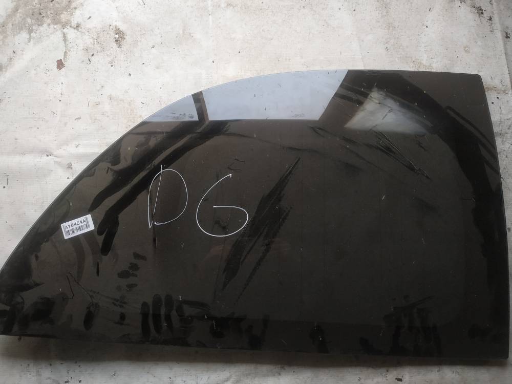 Chrysler Voyager 2006 Corner quarter window glass - REAR RIGHT