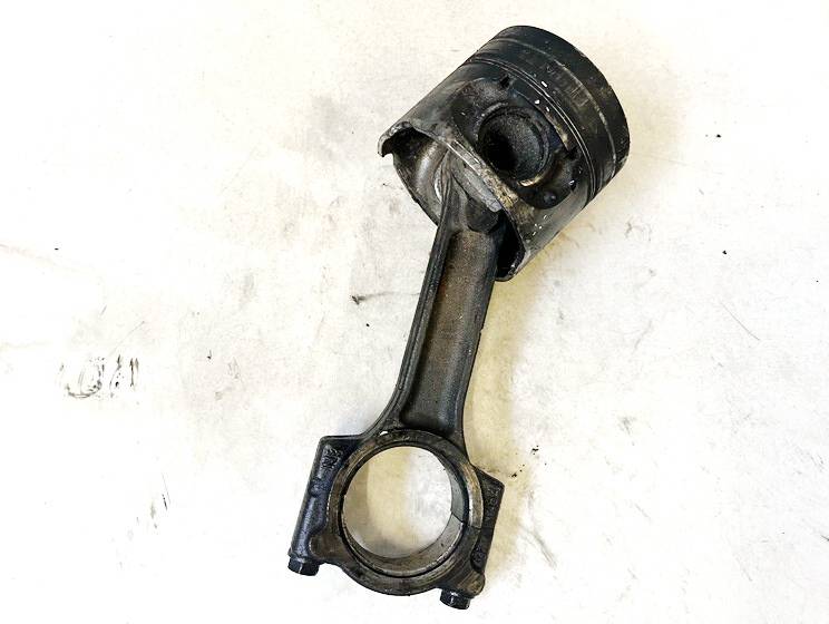 Renault Megane 2009 Piston and Conrod (Connecting rod)