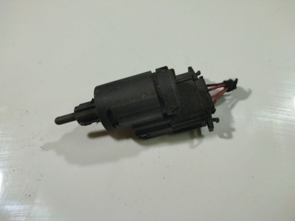 3B0945511C Audi A6 2005 Czujnik świateł hamulca (przekaźnik-klakson) - Thumbnail 3