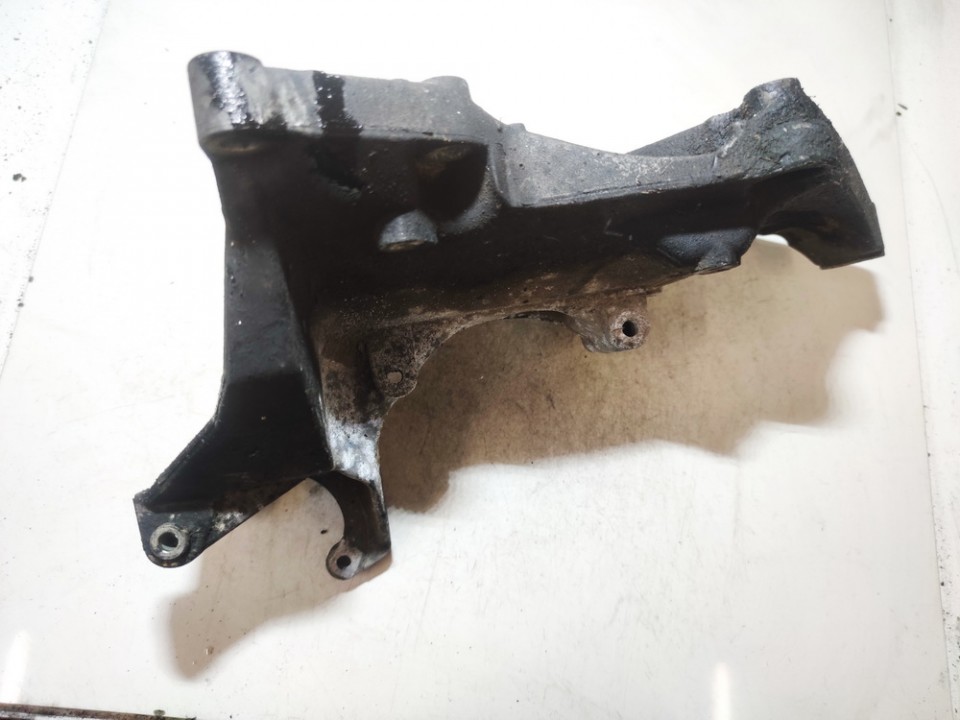 8200115762 Renault Laguna 2001 Engine Mount Bracket and Gearbox Mount Bracket