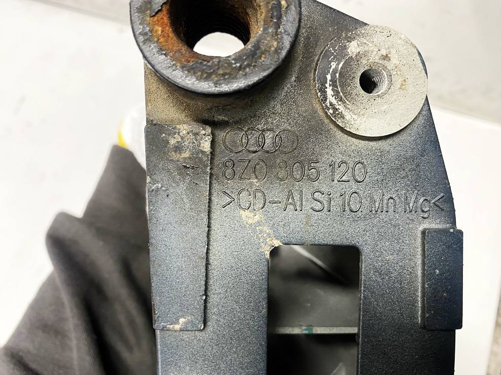 8Z0805120 Audi A2 2002 Bampera turētājs - PRIEKŠA PA LABI - Thumbnail 4