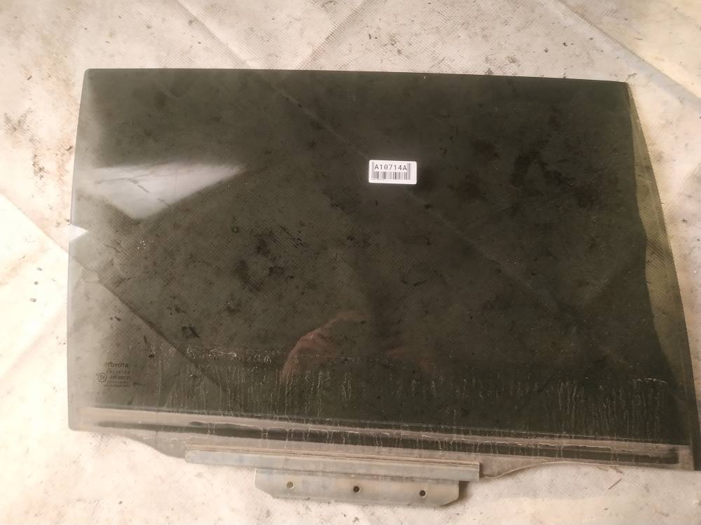 AS3 Toyota Avensis 2005 Oven lasi - TAKANA OIKEALLA