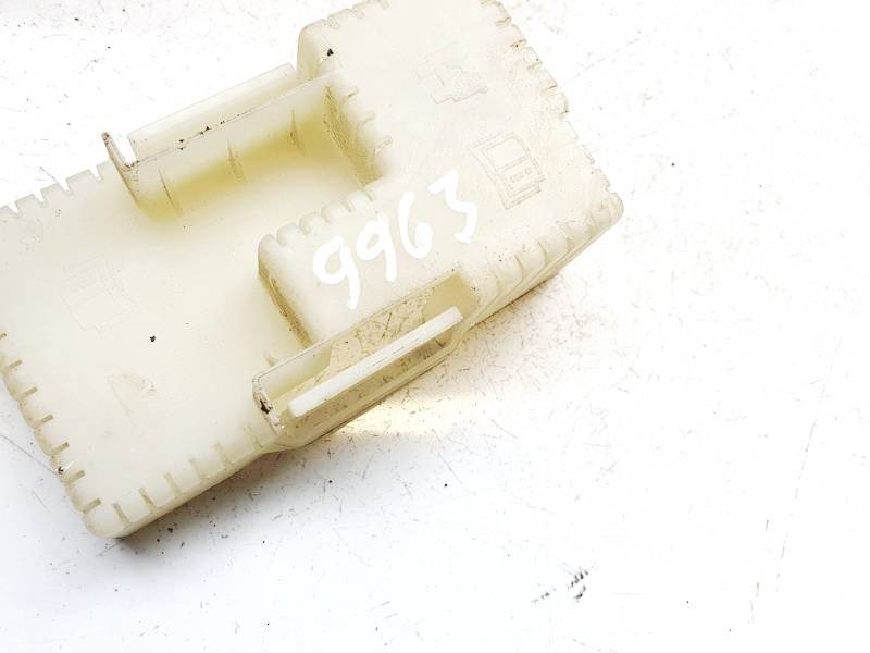 6G9T14C507BB Volvo S80 2007 Fuse Box Cover