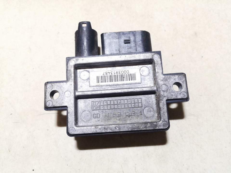 779800003 0522120102, 0003913487 Glow plug relay BMW 1Series 2007 2.0L EIS00969909 Used