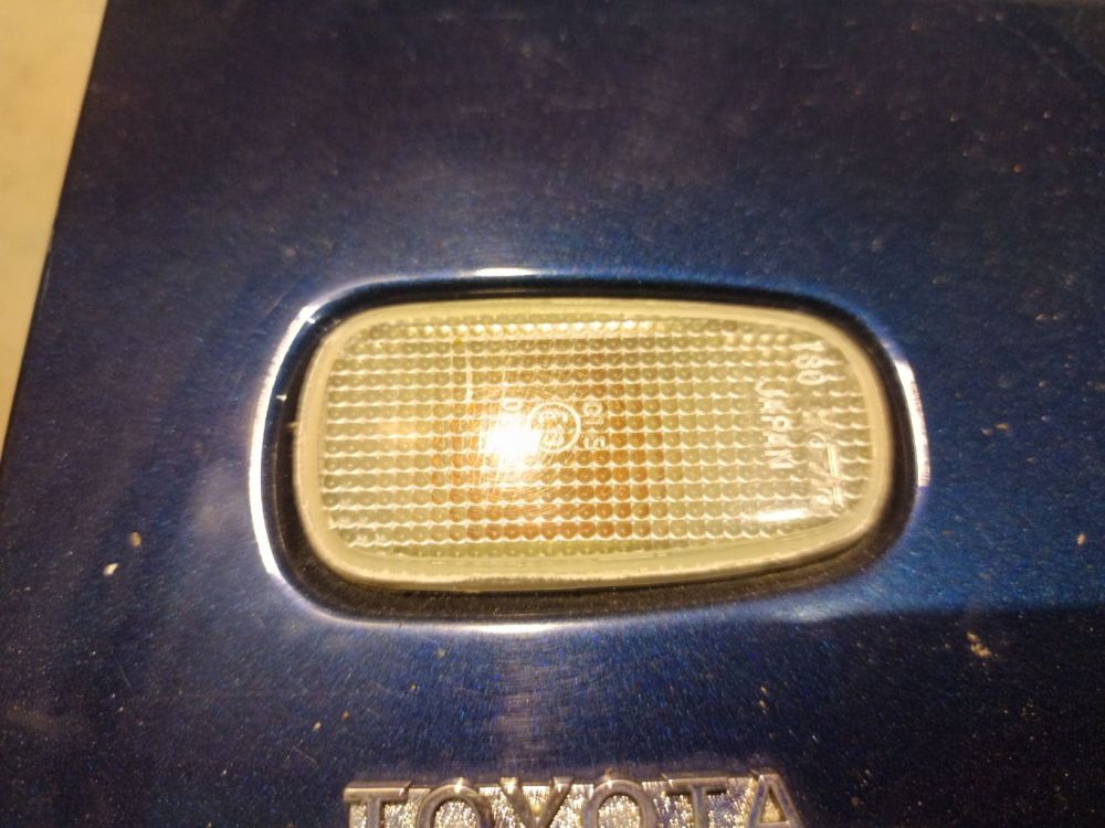 Toyota Corolla Verso 2003 Seitenblinker (Kotflügelblinker) Vorne Rechts