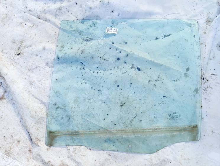 AS2 Kia Carens 2007 Durvju stikls - AIZMUGURE PA KREISI