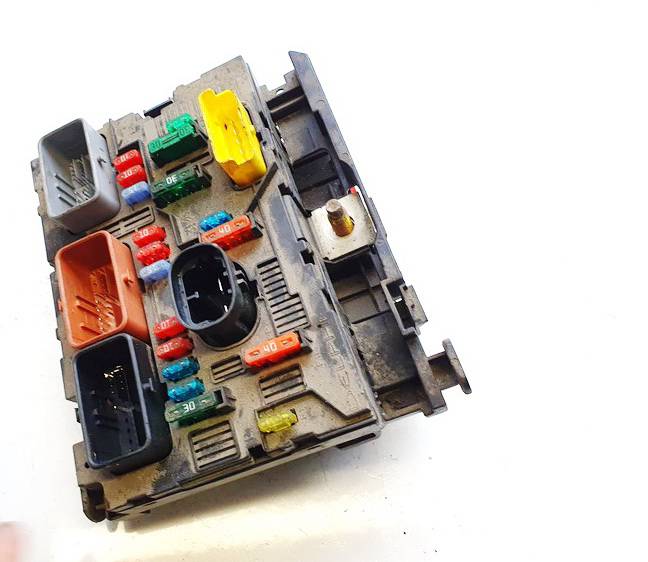 9661087080 Peugeot 307 2005 Boîte à fusibles