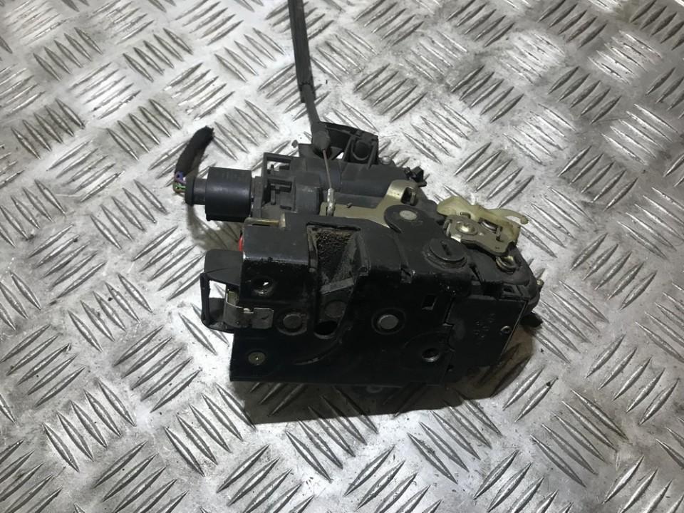 1J0973713 Volkswagen Passat 1999 Durvju slēdzene - AIZMUGURE PA LABI