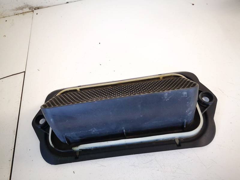 13343749 Opel Astra 2010 Ilmanotto ritilät - Thumbnail 3