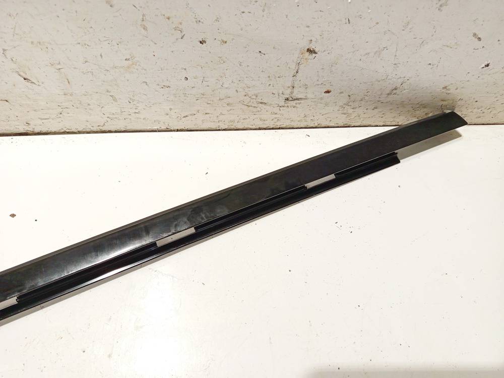 BMW X5 2004 Glass Trim Molding-weatherstripping - REAR LEFT - Thumbnail 3