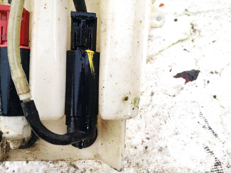 Toyota Corolla Verso 2004 Windshield Windscreen Washer Pump | EuroImpex