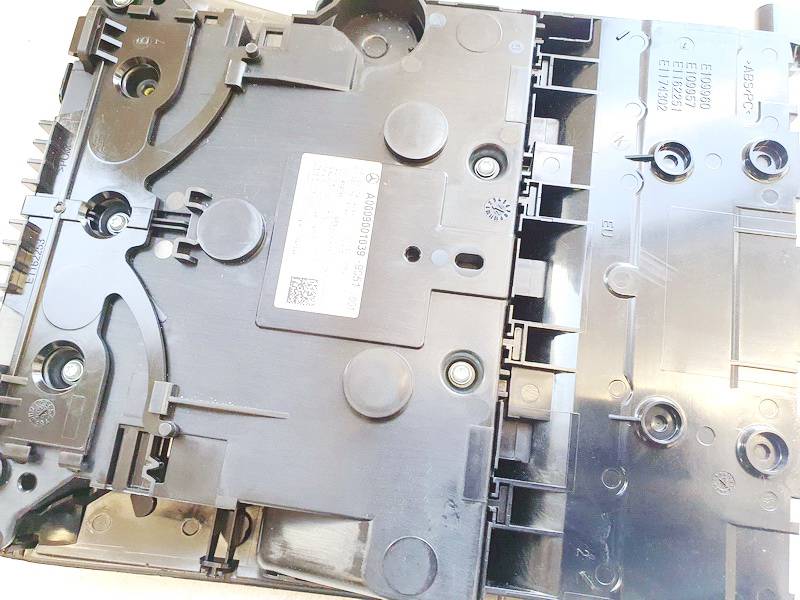 A0009001039 Mercedes-Benz EQB 2024 Eclairage intérieur - Thumbnail 3