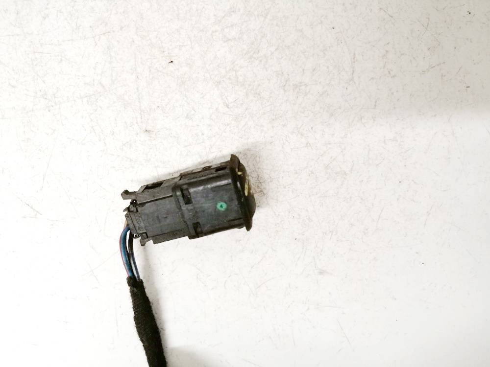 3B0959833A Volkswagen Bora 1999 Fuel Cap Switch (Gas Fuel Door Switch Button) - Thumbnail 3