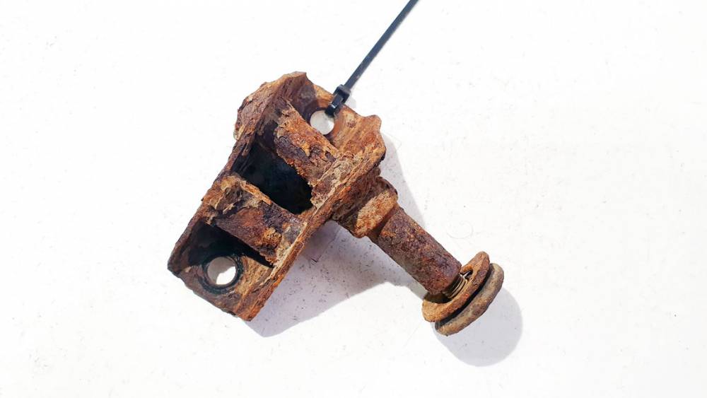 Toyota RAV-4 2003 tilta Stiprinājums-kronšteins - AIZMUGURE PA LABI