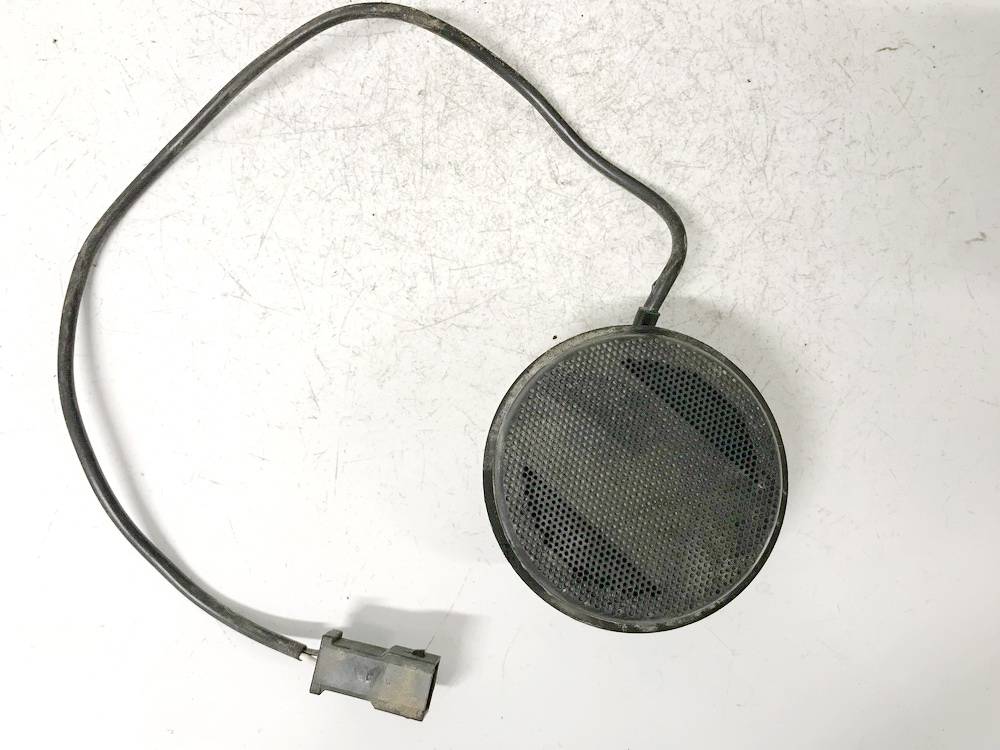 Volkswagen Touran 2005 Kaiutin