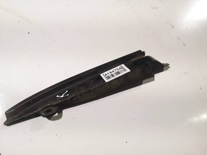 04717735A8 Dodge Grand Caravan 2004 Interior trim