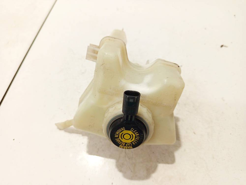 320669062 Suzuki Swift 2007 Brake Master Cylinder Reservoir