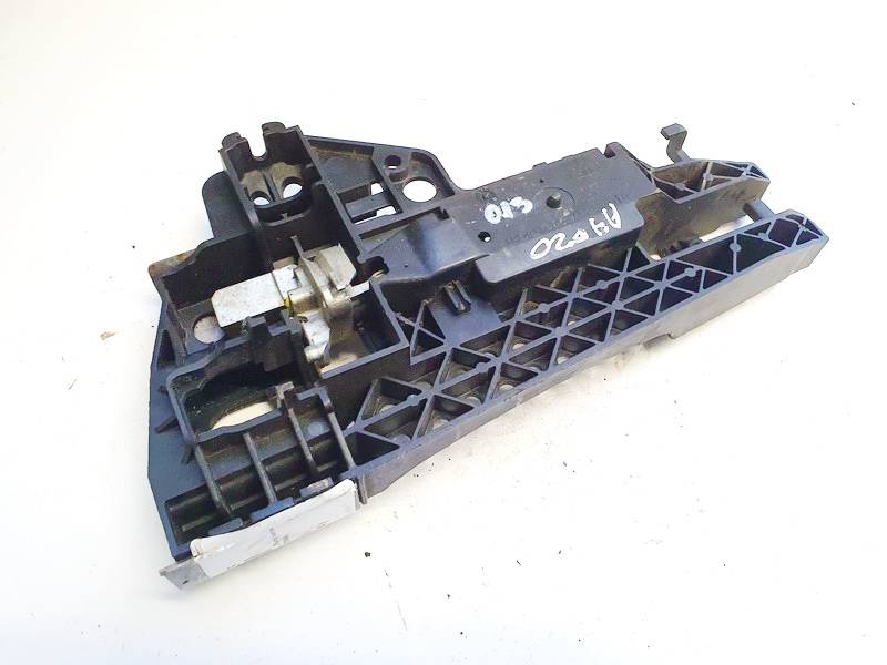 8T02837886 Audi A5 2014 Duru isorine rankenele P.D.