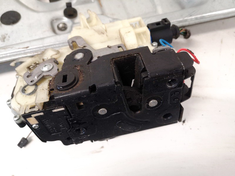 3B4839015AN Volkswagen Polo 2004 Door Lock Mechanism - REAR LEFT