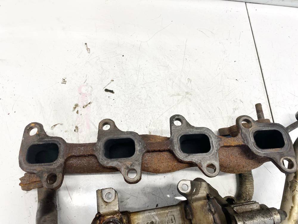 Toyota Corolla Verso 2006 Exhaust Manifold