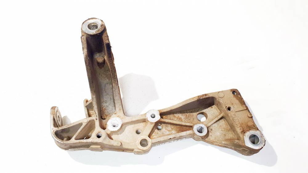 1K0199296F Skoda Octavia 2012 Alatukivarsi - EDESSÄ OIKEALLA