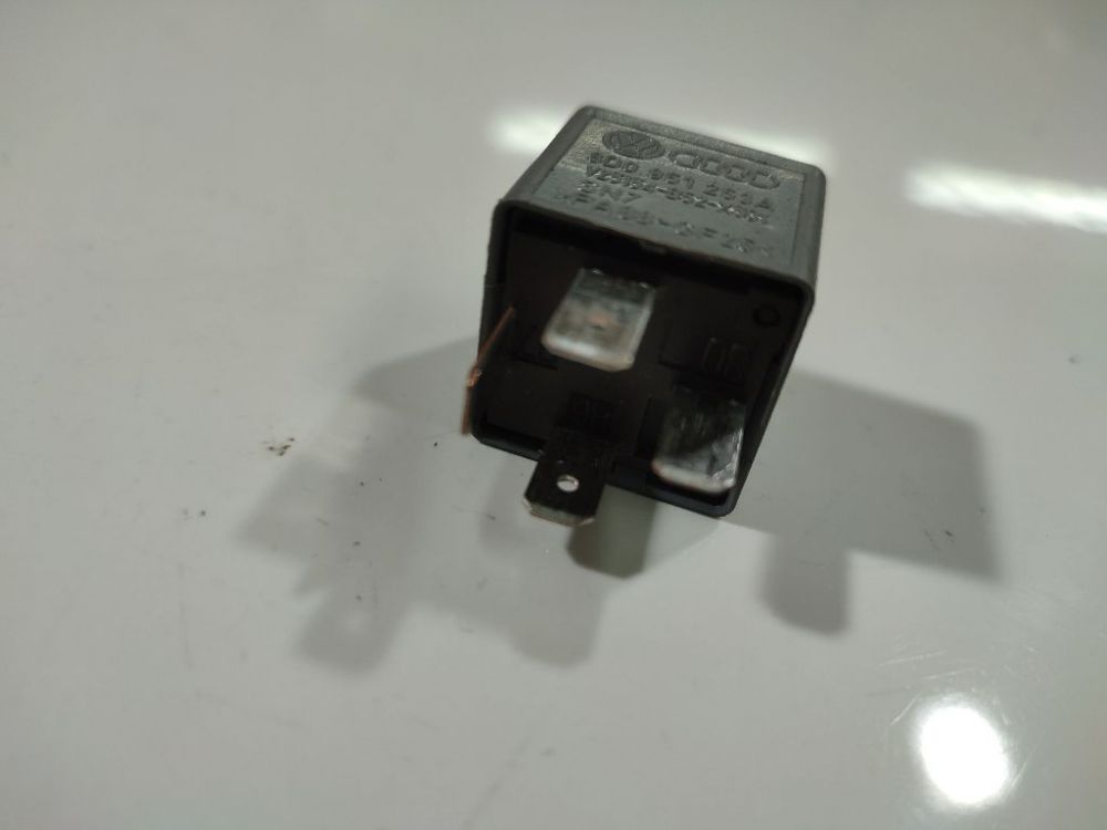 8D0951253A Audi A3 2007 Relay module - Thumbnail 2