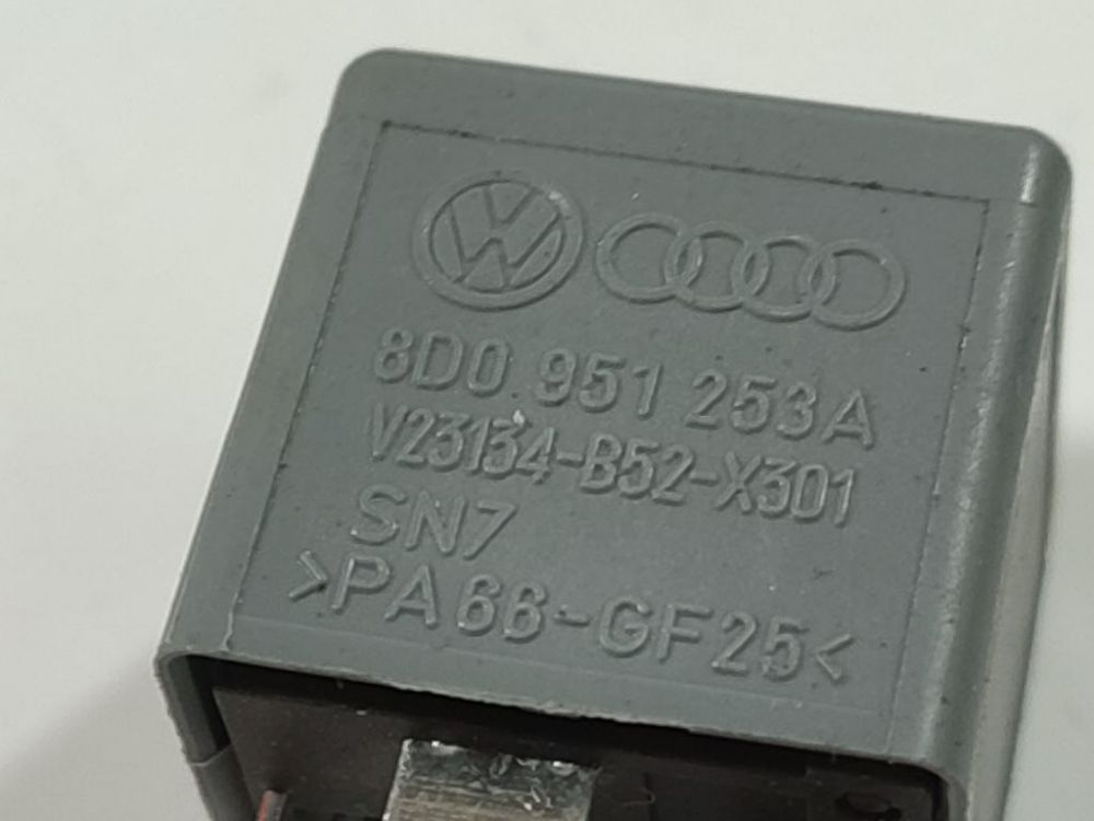 8D0951253A Audi A3 2007 Relay module - Thumbnail 3