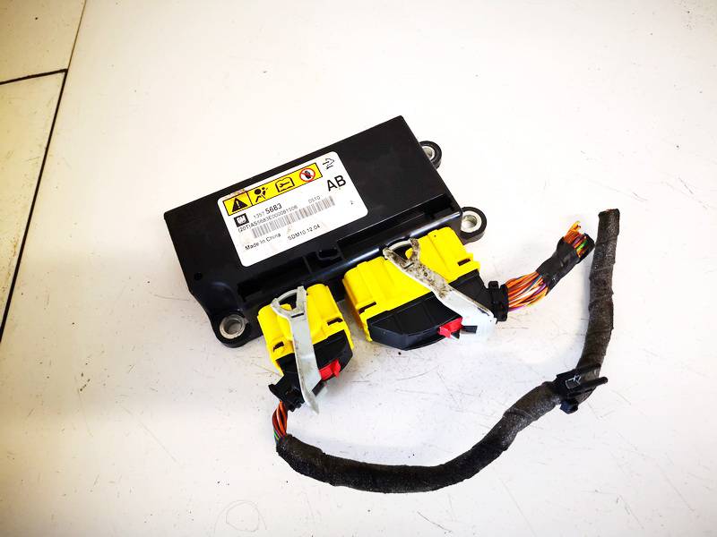 13575683 Opel Astra 2010 Airbag crash sensors module